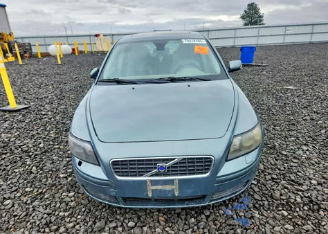 2004 Volvo S40 2.4I z USA, uszkodzony, nr VIN YV1MS382842026207